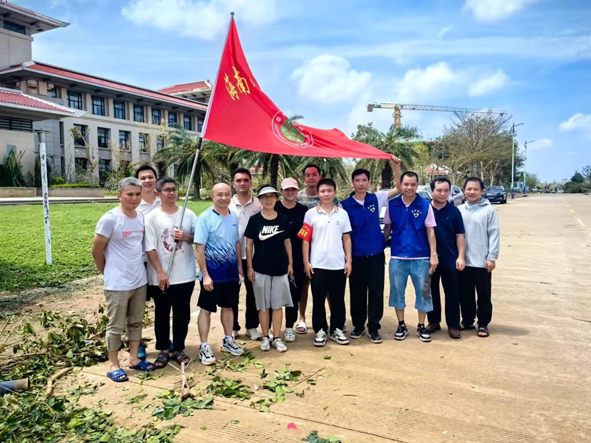 风雨过后,即是晴天:附小人全力恢复校园正常秩序