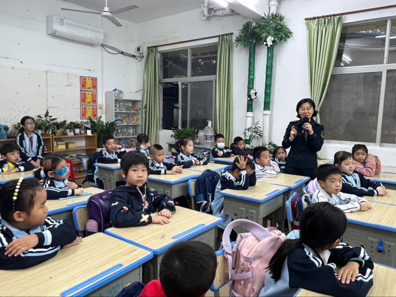 健康教育进校园 守护健康伴成长――海南师范大学附属小学开展健康教育宣传活动